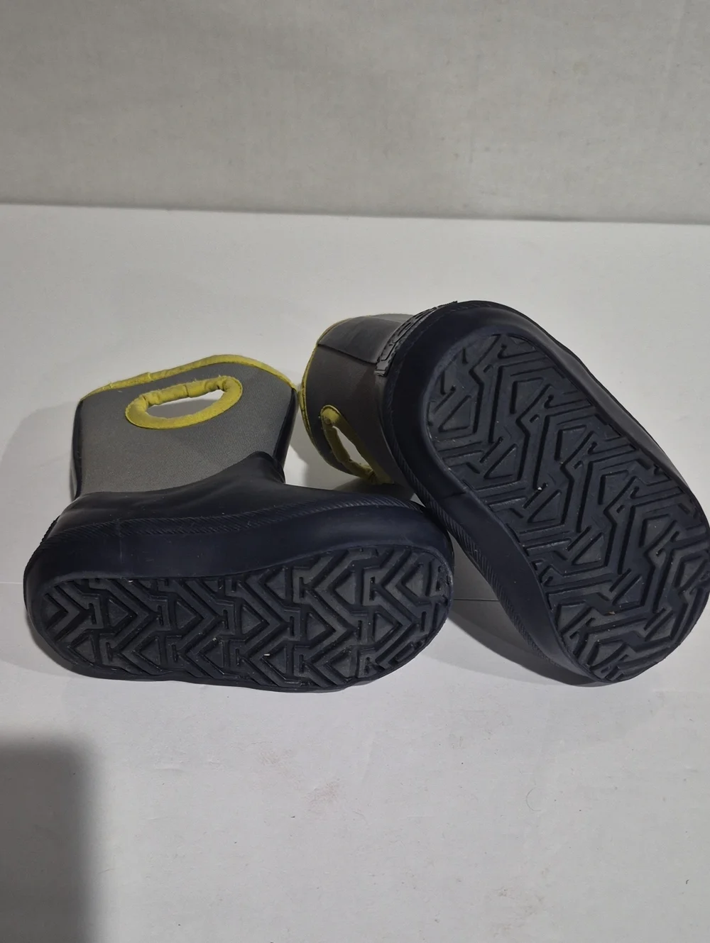 UGG Kids Navy and Yellow Rain Boots - Lightweight Waterproof Booties Size 6